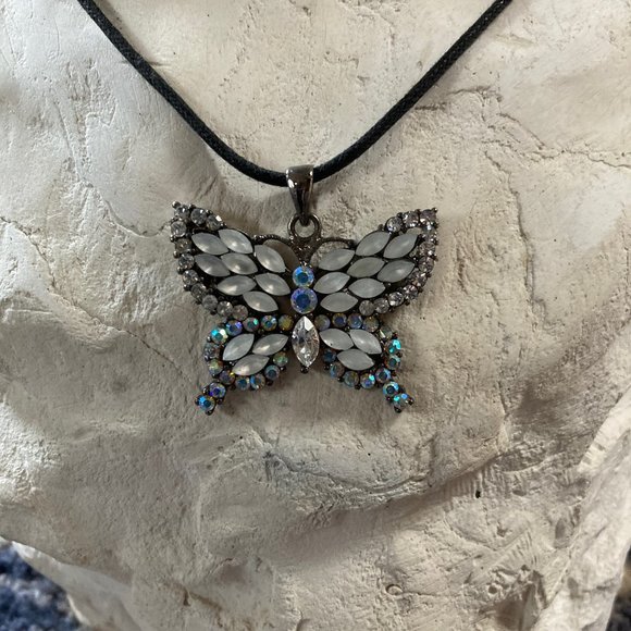 Butterfly Necklace Antique with crystals and stones on a black leather cord - Picture 5 of 12